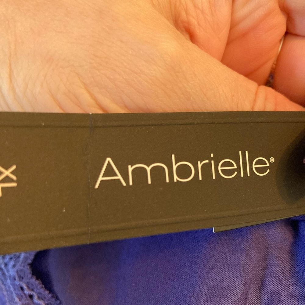 Ambrielle NWT stretch w/ short flutter sleeve lace trim “keeps you cool” - Picture 6 of 7